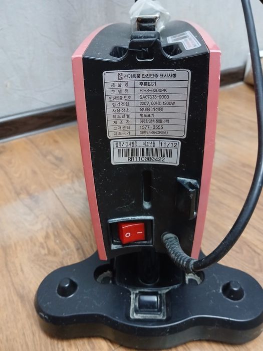 Паровой утюг в хорошем состоянии.