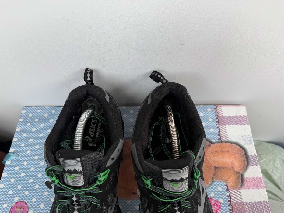 ''Mizuno Wave Daichi Gore-Tex''оригинални маратонки 45 номер