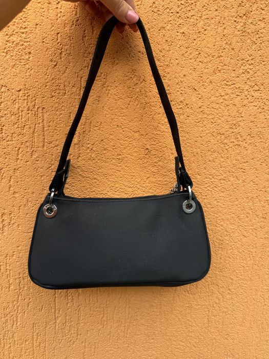 LACOSTE poseta / gentuta neagra , material impermeabil , marime 26x13 cm