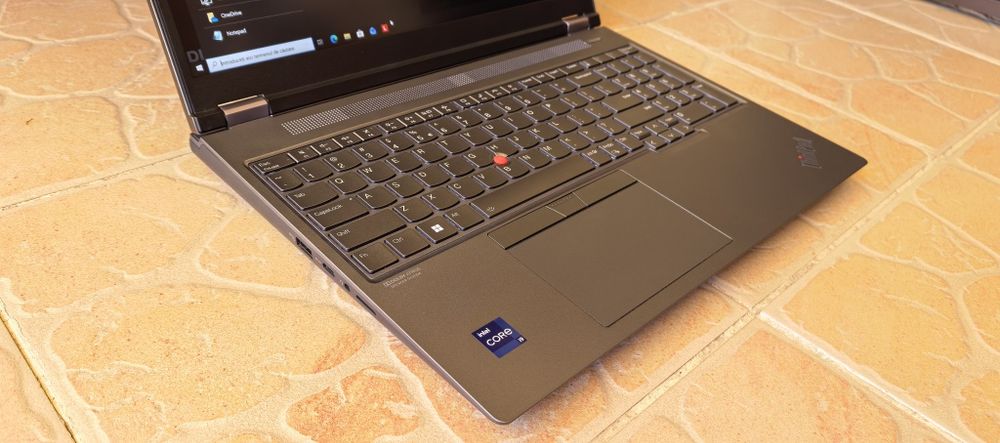 Laptop Lenovo P16 Gen 2---Intel i9 13980HX 24 Nuclee---32GB DDR5---SSD 2TB---Video RTX 4000 ADA 12GB_16"2.5K 165Hz // Editare Video/Foto + Gaming