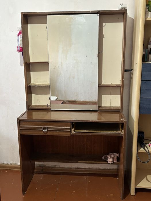 Трюмо с зеркалом бесплатно