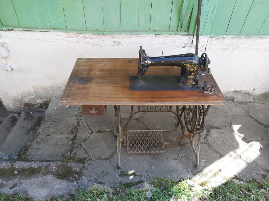 Стара шевна машина - Сингер