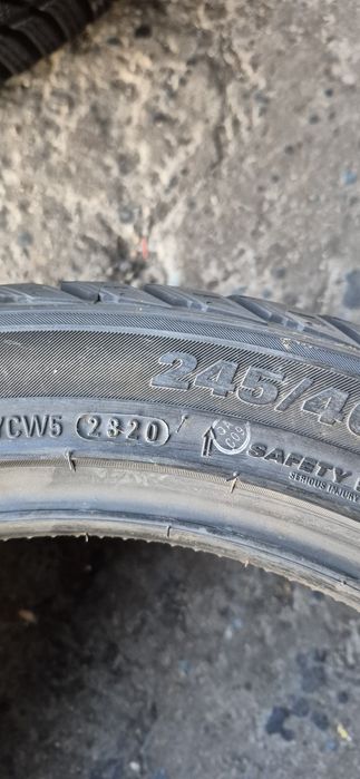 2 anvelope iarna noi Kumho 245/40/17.Pretul este pe bucata