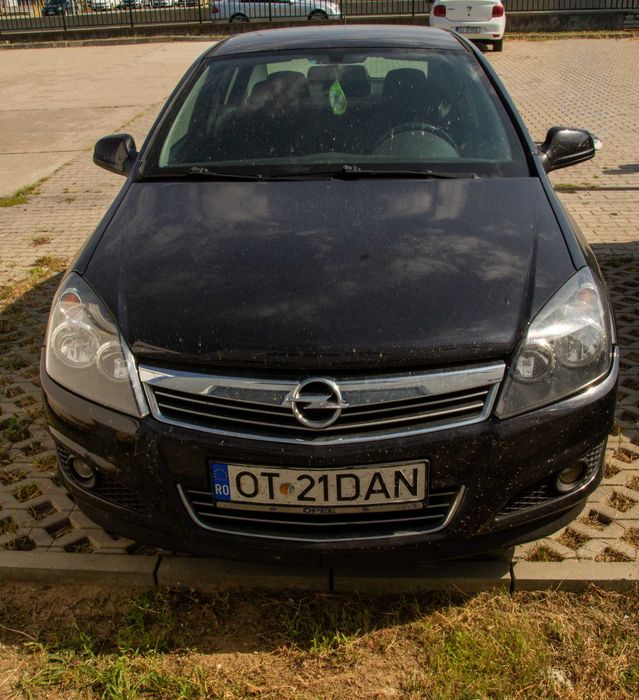 Opel Astra H Sedan, 1.6 benzina, 115cp