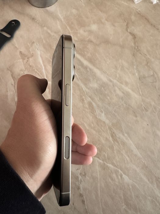 Продам iphone 16 pro 128 идеальный