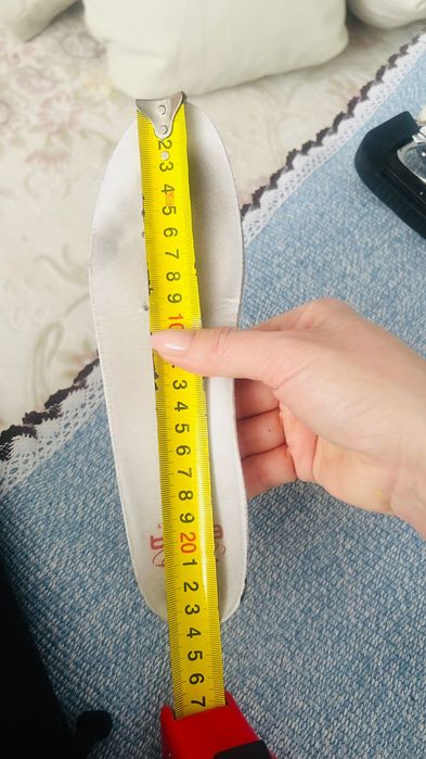 Продам коньки для фигурного катания