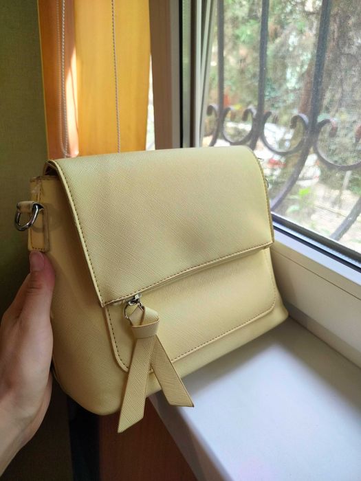 Женская сумка желтая