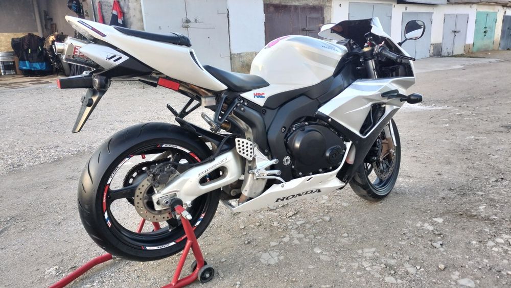 Продам мотоцикл Хонда сбр 1000 RR 2006