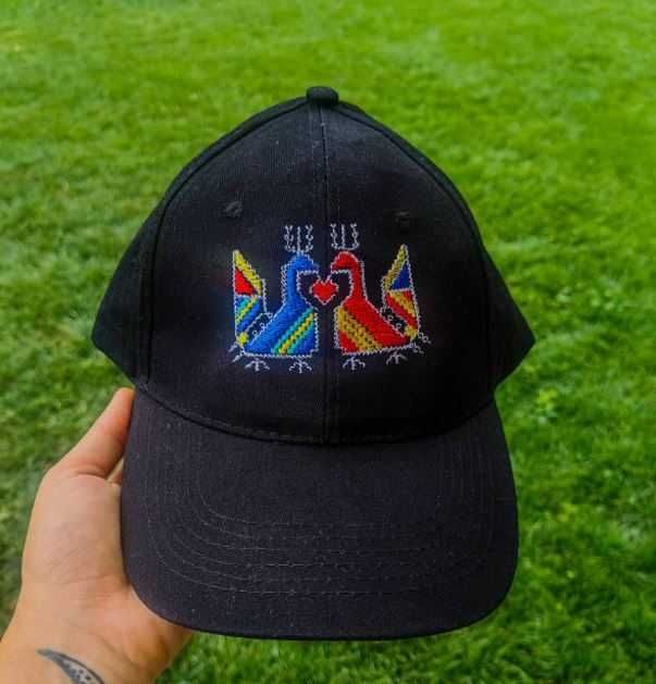 Лятна шапка с шевица "Петли"