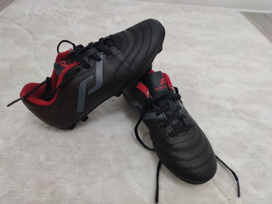 Естествена кожа Футболни бутонки Adidas р-р 31, 32, 33