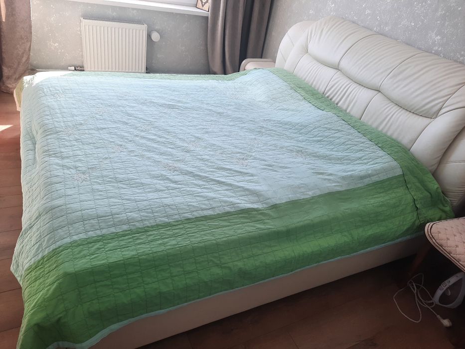 Продам двухспальную кровать