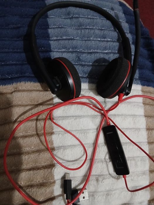 Наушники Plantronics