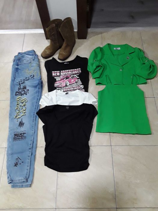 Haine damă  blugi  ,3 tricouri  noi , 1 TOP  verde  cu maiou  ,toate marimea S  și cizme piele Zara m 35  promoție  ,toate 100 de lei