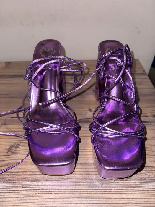Лилави сандали лак на ток и платформа