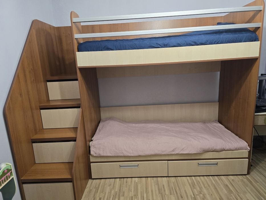 Двуетажно легло с матраци