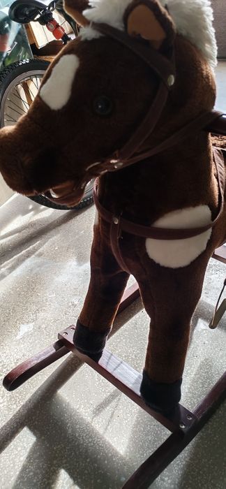 Balansoar căluț pentru copiii