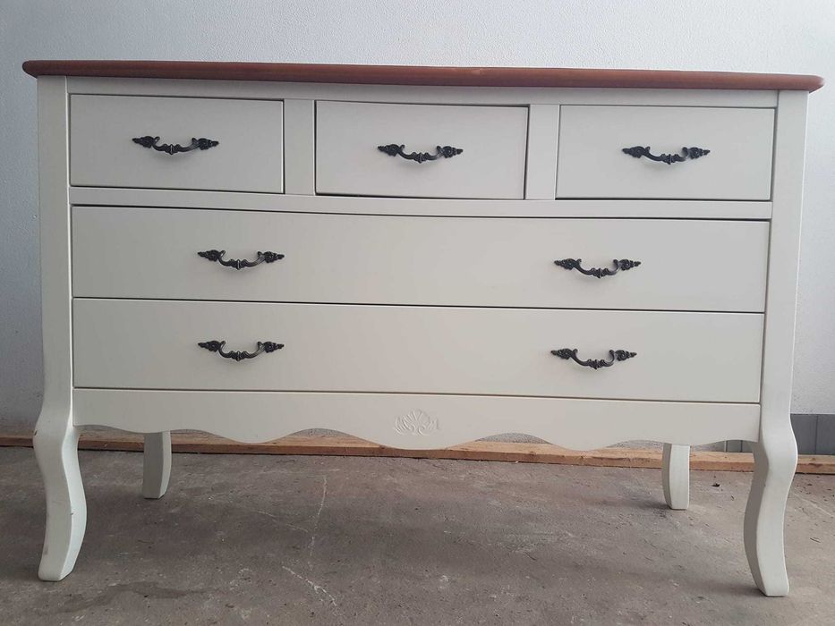 Comoda Jysk, gama STENLILLE, culoare alba.
