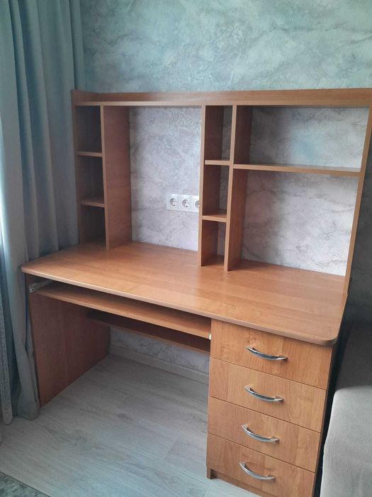 Продам письменный стол