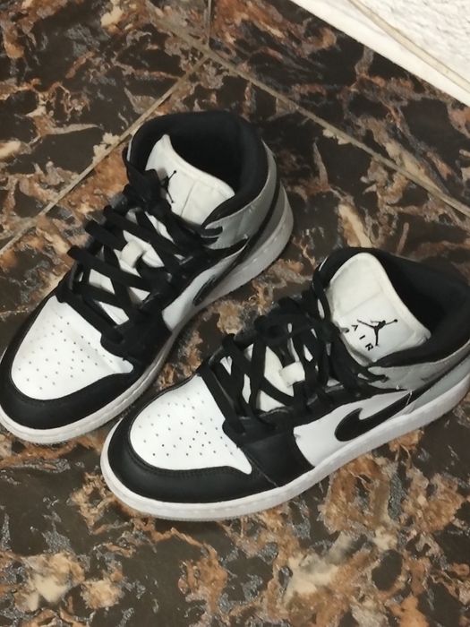 Vând jordan 1 mărimea  38
