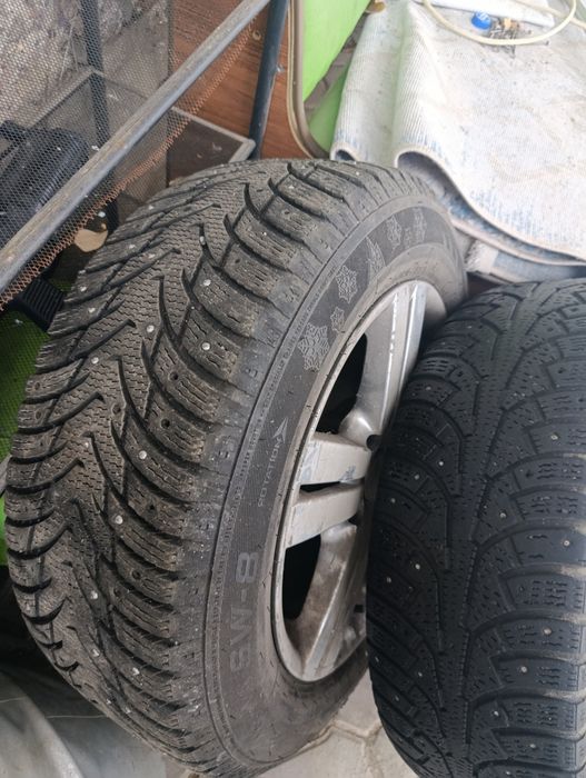 Продам диск с резинои,215,60,16