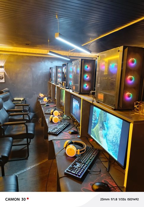 Kampyuter 10 dona mebellari blan Naushnik mishka klavish kori