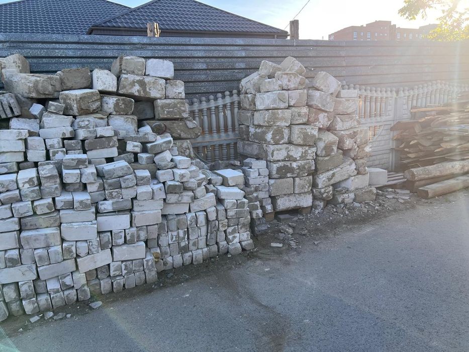 Продам кирпич, газблок  б/у