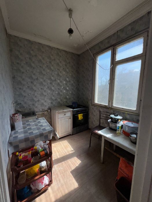 Sotiladi:4-qavat 2 xonali 47 kv m 55000$