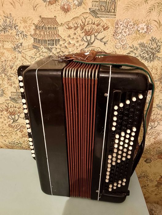 Продам Тульский баян .