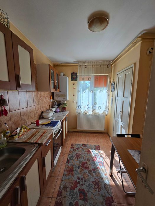 Vând apartament 2 camere, 51 mp, etaj 1/4, Astra – parcare | Proprietar