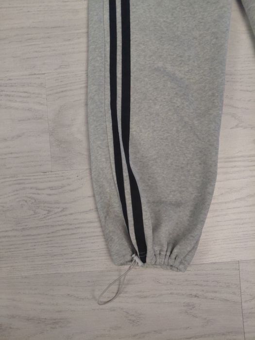 Pantaloni de trening gri