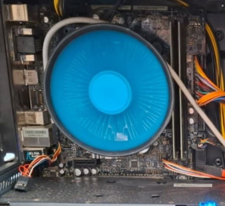 Материнская плата ASRock H310M-HDV ,процессор core  i3 8100