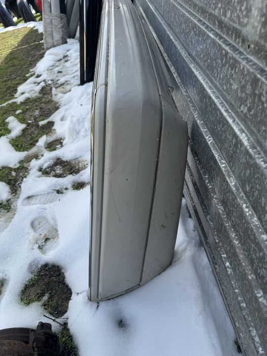 Задний бампер Мерседес w124 ешка
