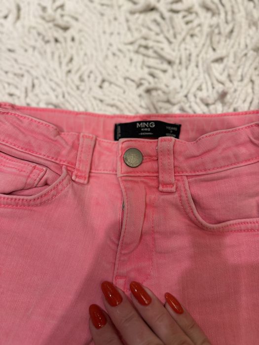 Шерты для девочки 5-7 лет . В очень хорошем  состоянии