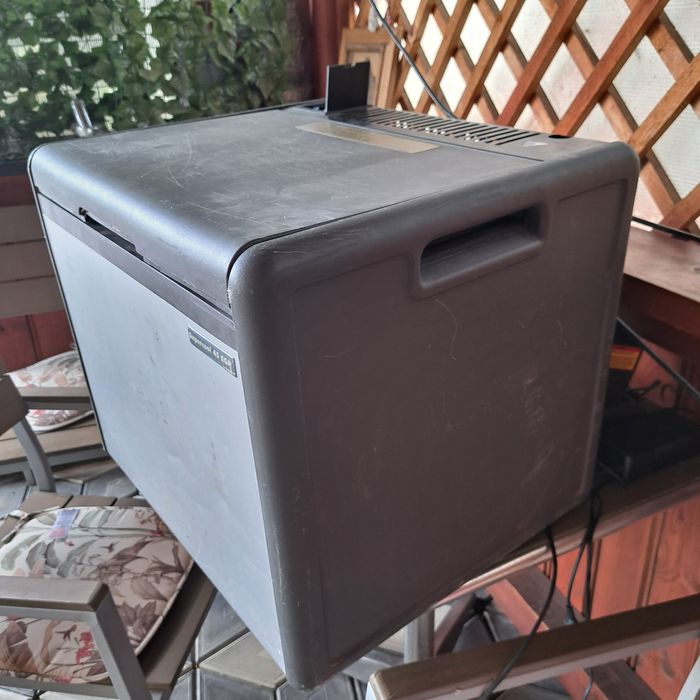 Lada frigorifica  45 L 12V/220V /Gaz