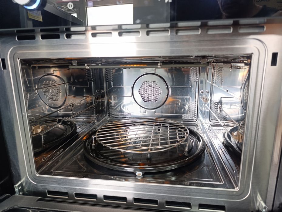 Нова! Комбинирана вградена микровълнова фурна с грил и конвекция: