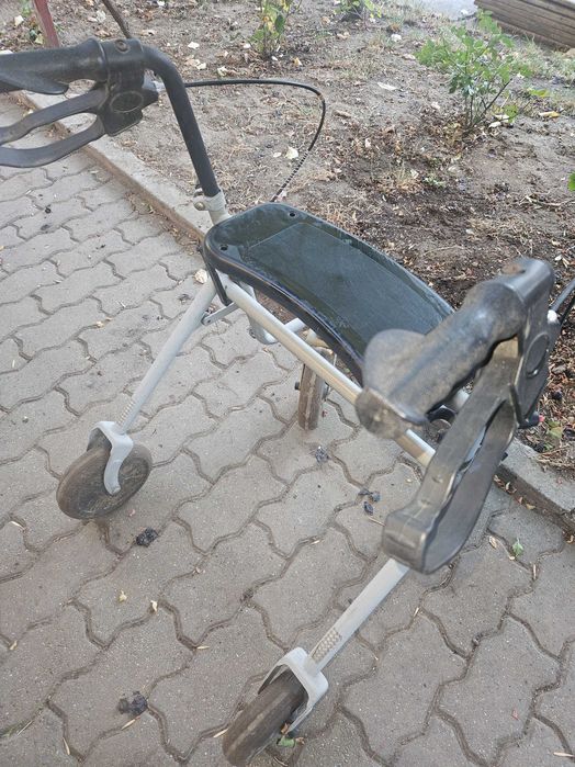 Cadru metalic cu roti