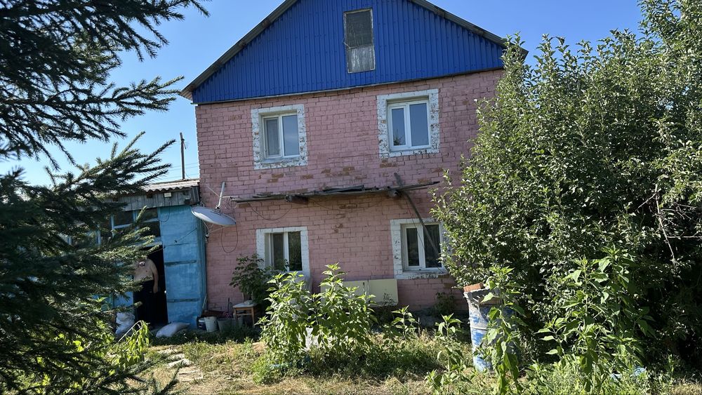 Двух этажный дача из 5комнат