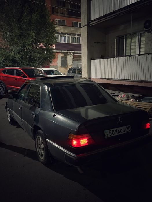 Продам мерседес бенс 124