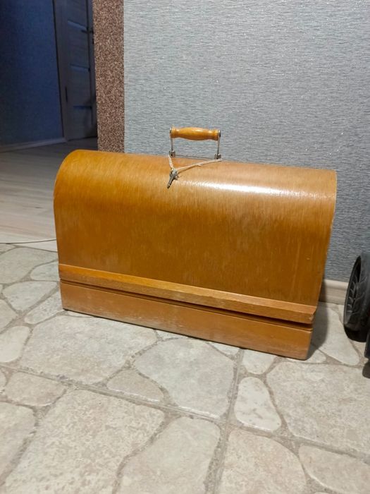 Продается швейная машинка