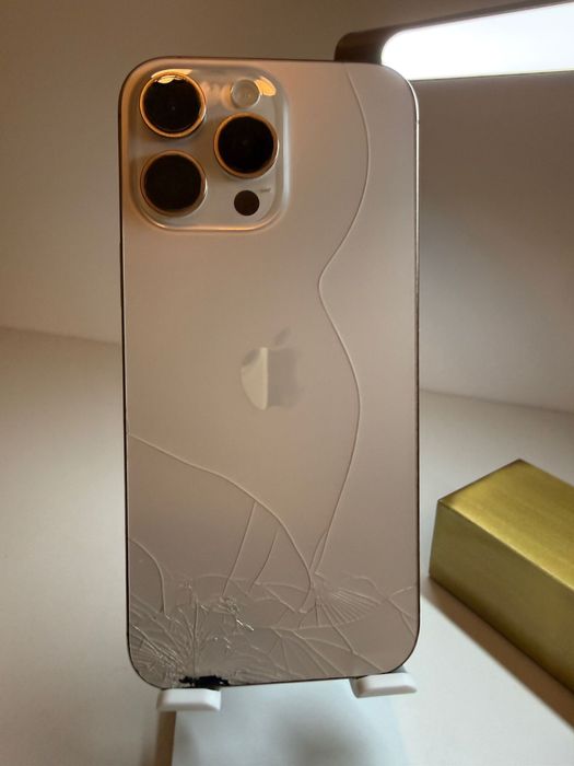 Iphone 16 pro max / 256 GB / 90% / Cutie + Incarcator