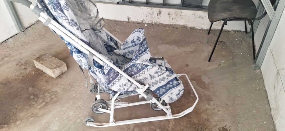 Продам санки-коляски .