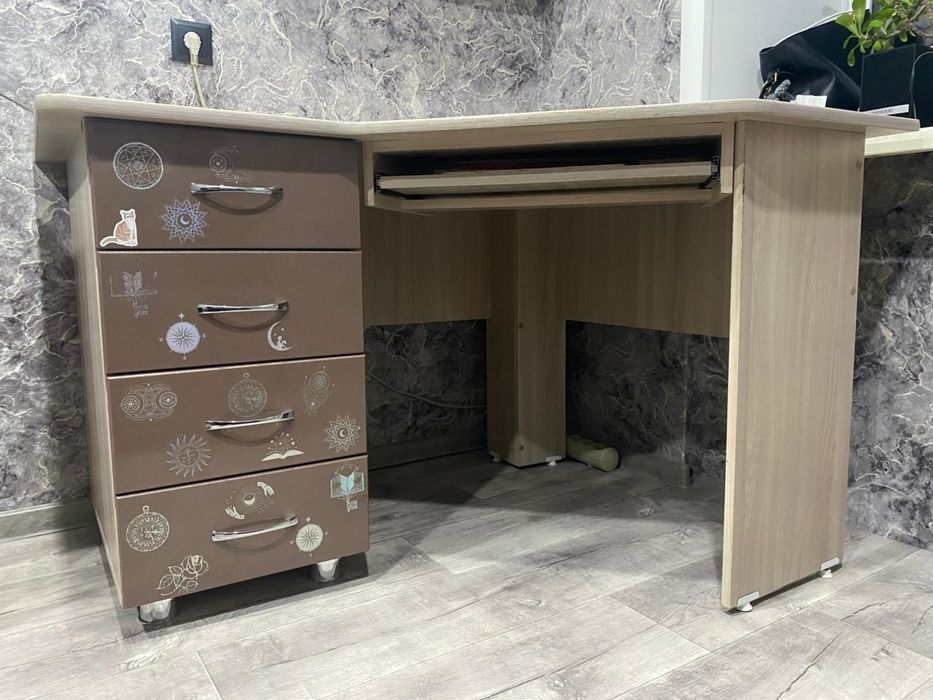 Компьютерный стол