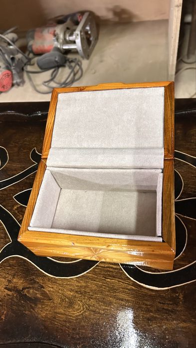 Шкатулка из дерева