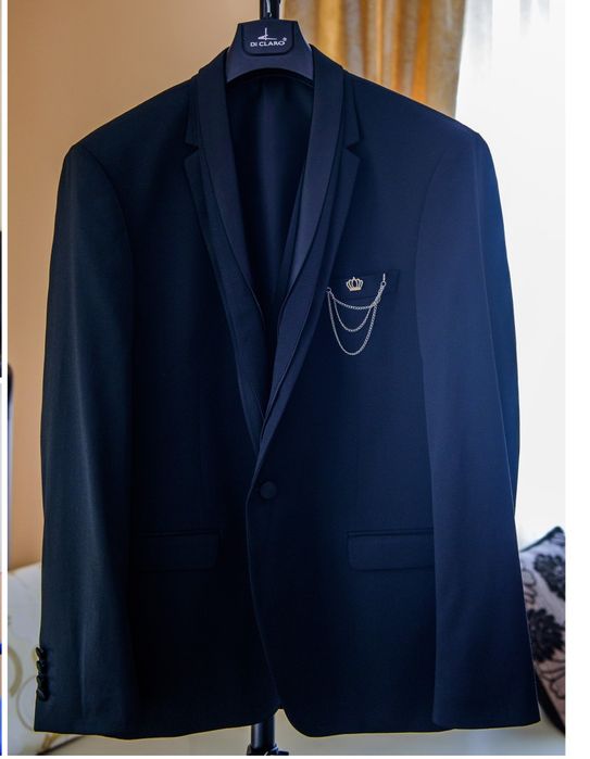 Vand costum bărbătesc