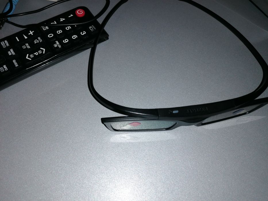 Vând televizor Samsung H 8000 curbat