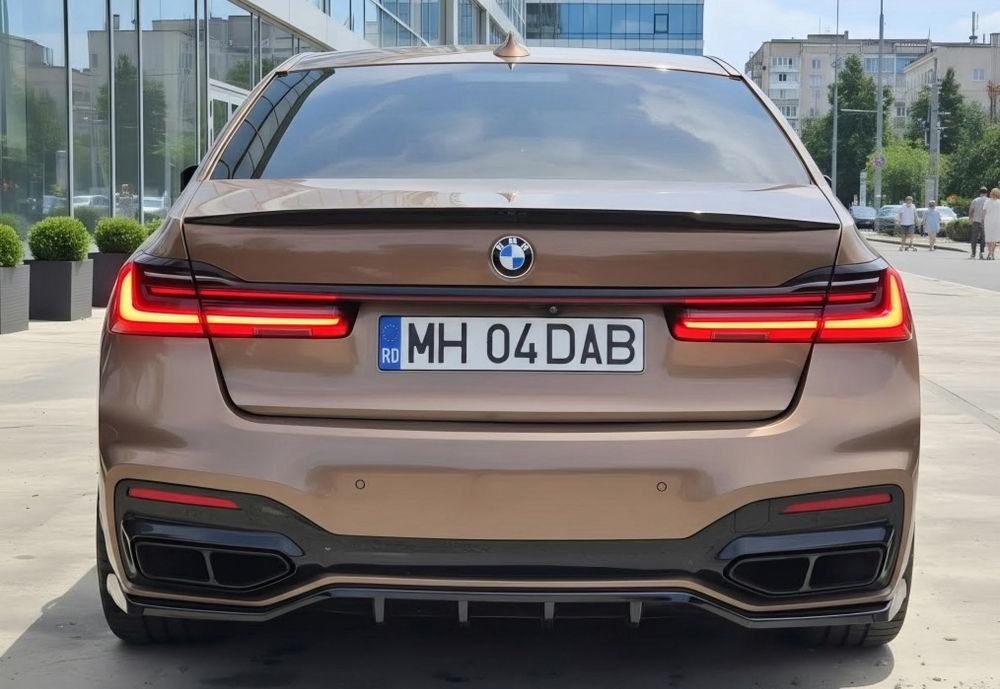 BMW 740d long g12  xDrive Facelift Individual Executive Lounge.40.000euro la schimb!