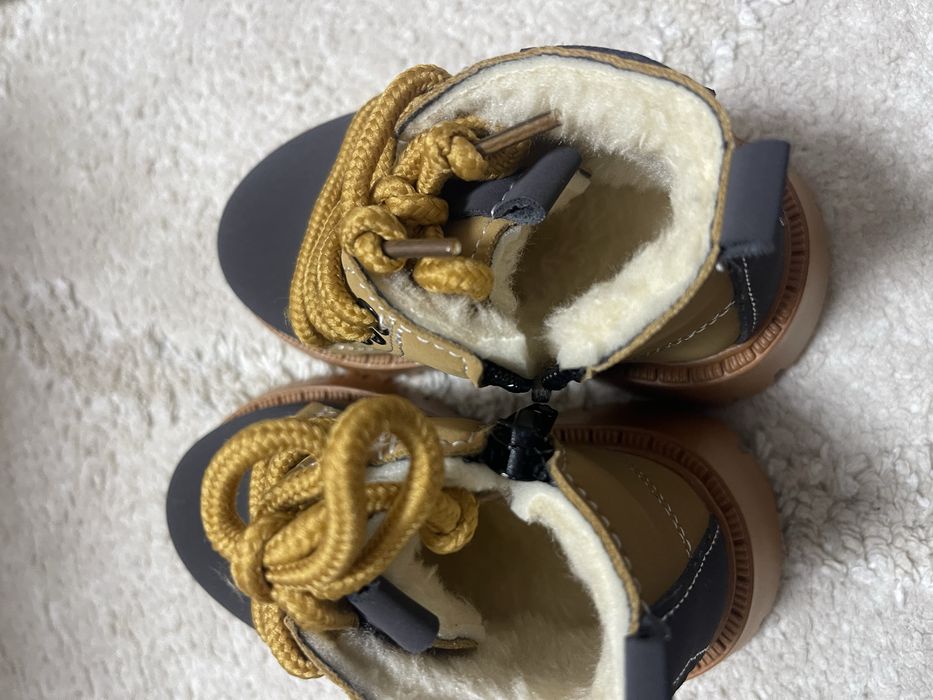 Бебешки обувки  18-19 и21 номер