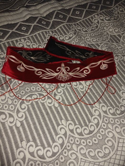 Камзол красный.                              .