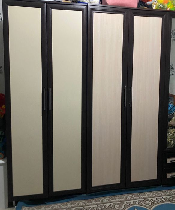 Вместительный шкаф