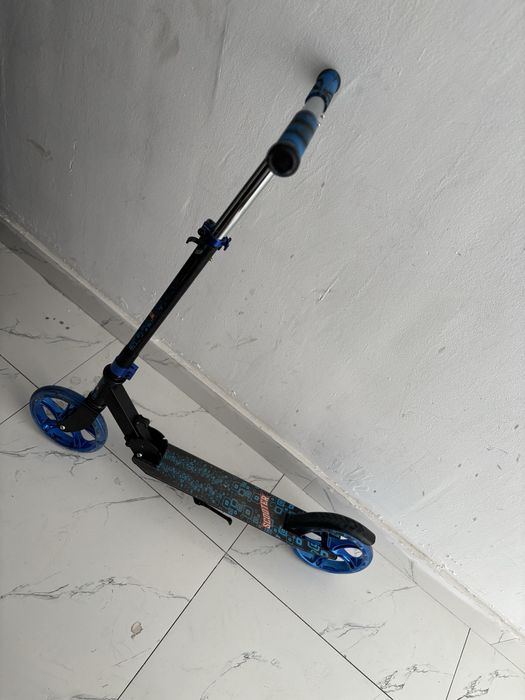 Продам самокат новый